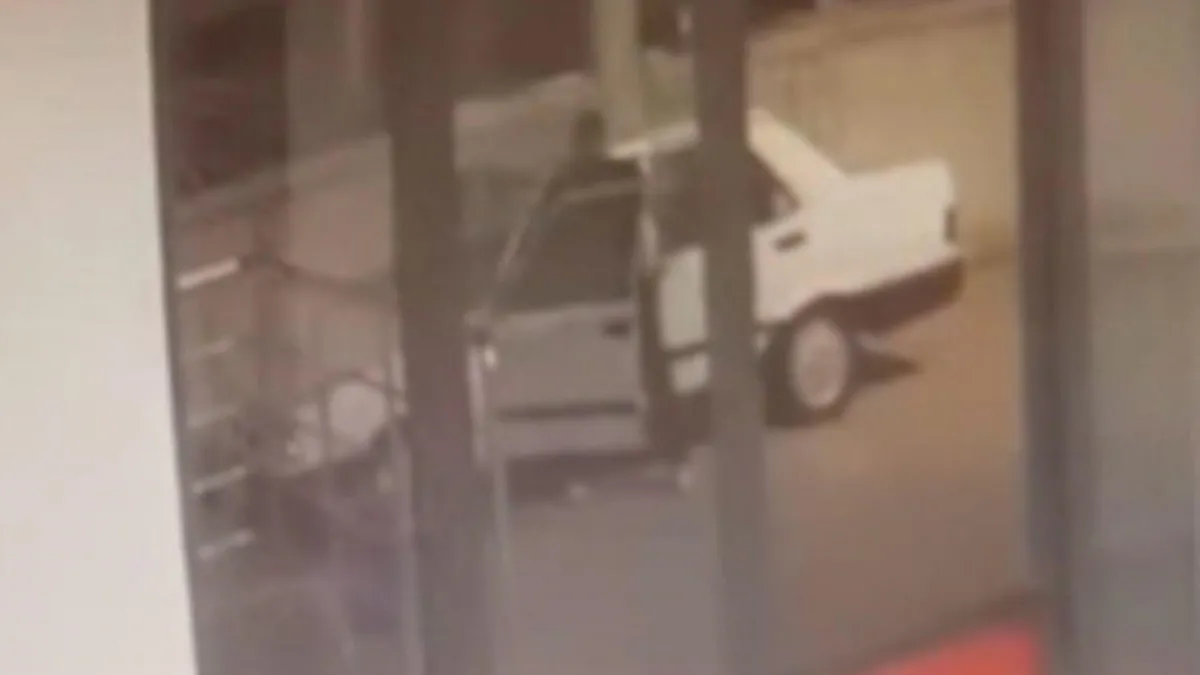 Kayseri'deki bıçaklı kavga kamerada! Arabanın içinde defalarca sapladı