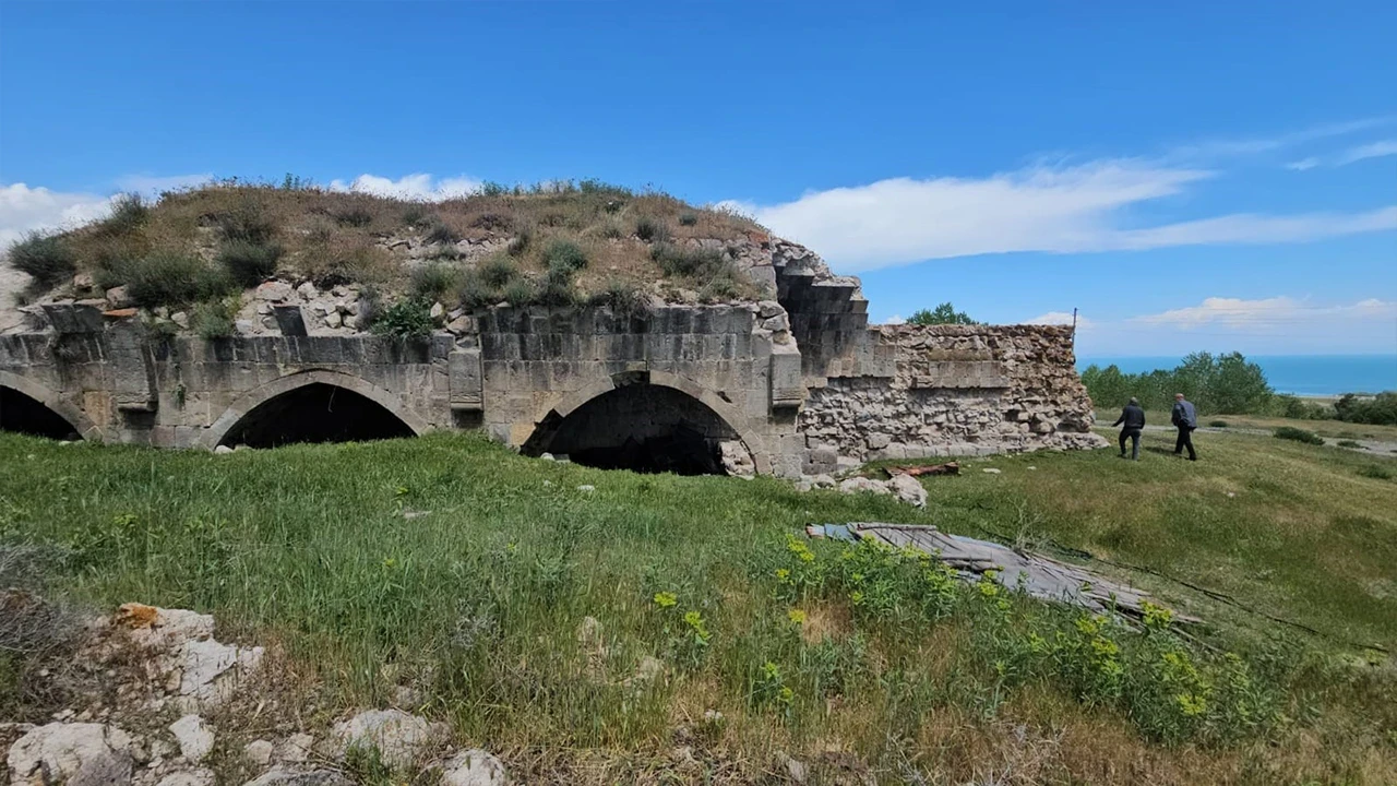 Bitlis'teki tarihi Lale Paşa Hanı yok olma tehlikesiyle karşı karşıya