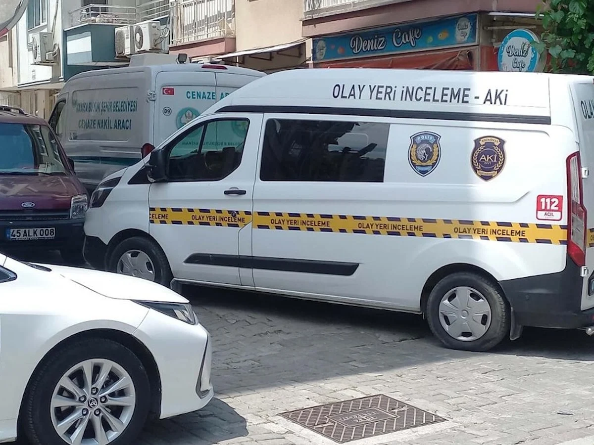 Manisa'da kötü koku nedeniyle girilen evde modacı ölü bulundu