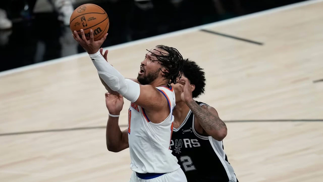 NBA’de finalin ilk raundunu Knicks aldı: Tarih yazmaya 3 maç kaldı
