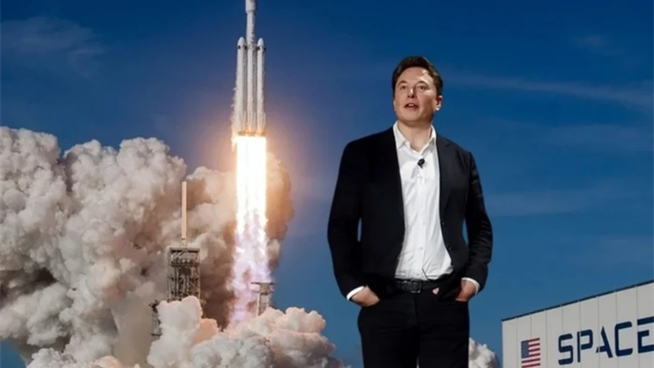 Elon Musk dünyanın ilk trilyoneri oldu