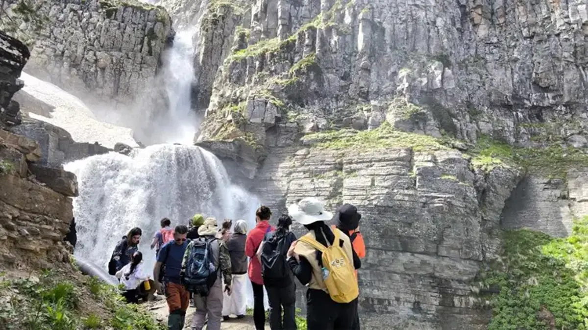 40 dakika yürüyerek ulaşıyorlar! Yıllardır geliyorlar, ilk kez böyle gördüler: Herkes fotoğraf çekmek için yarışıyor
