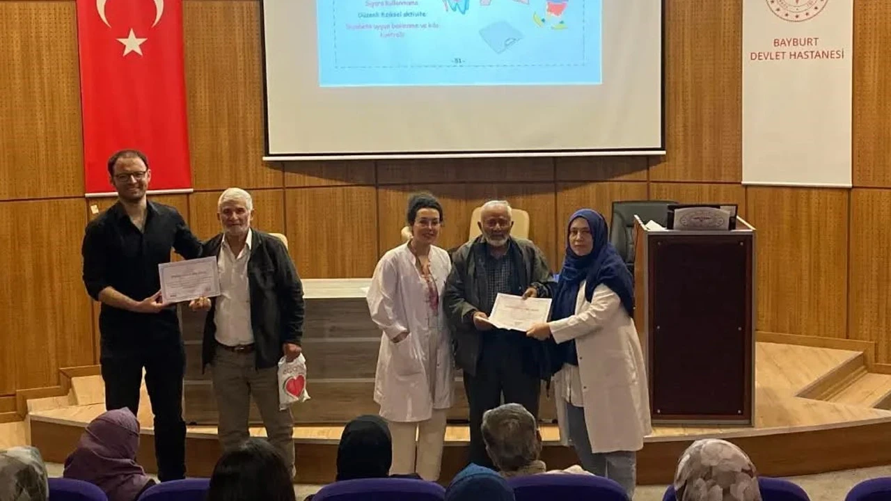 Hastanede sıra dışı okul: Diyabetle savaşanlar mezun oldu