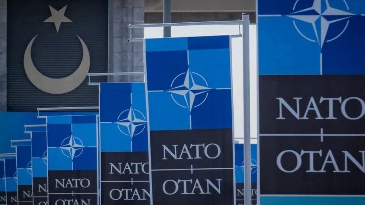 NATO zirvesinde bağımsız medyaya sansür uygulandı ama... Yabancı medya her şeyi sordu