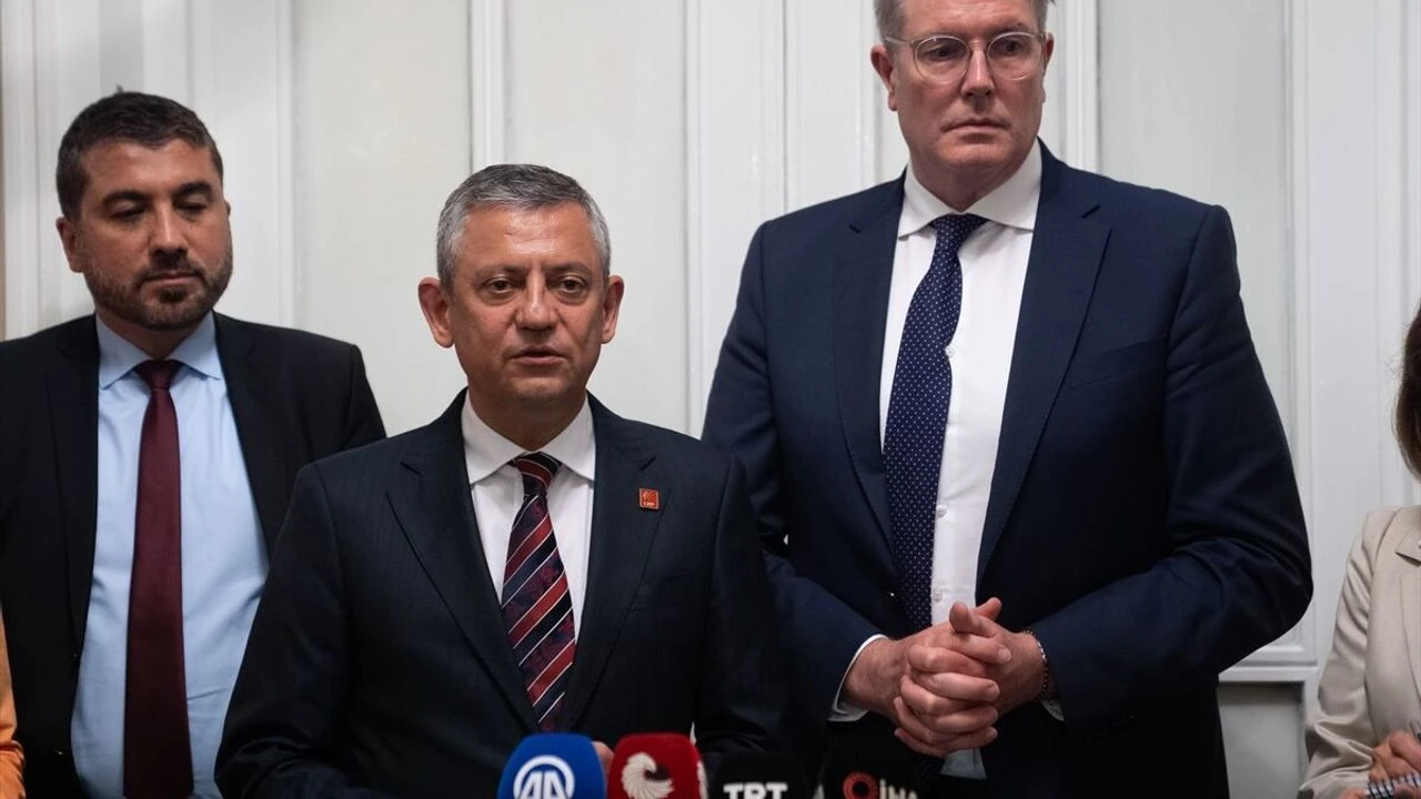 CHP Grup Başkanı Özel, SPD Genel Başkan Yardımcısı Schweitzer ile görüştü