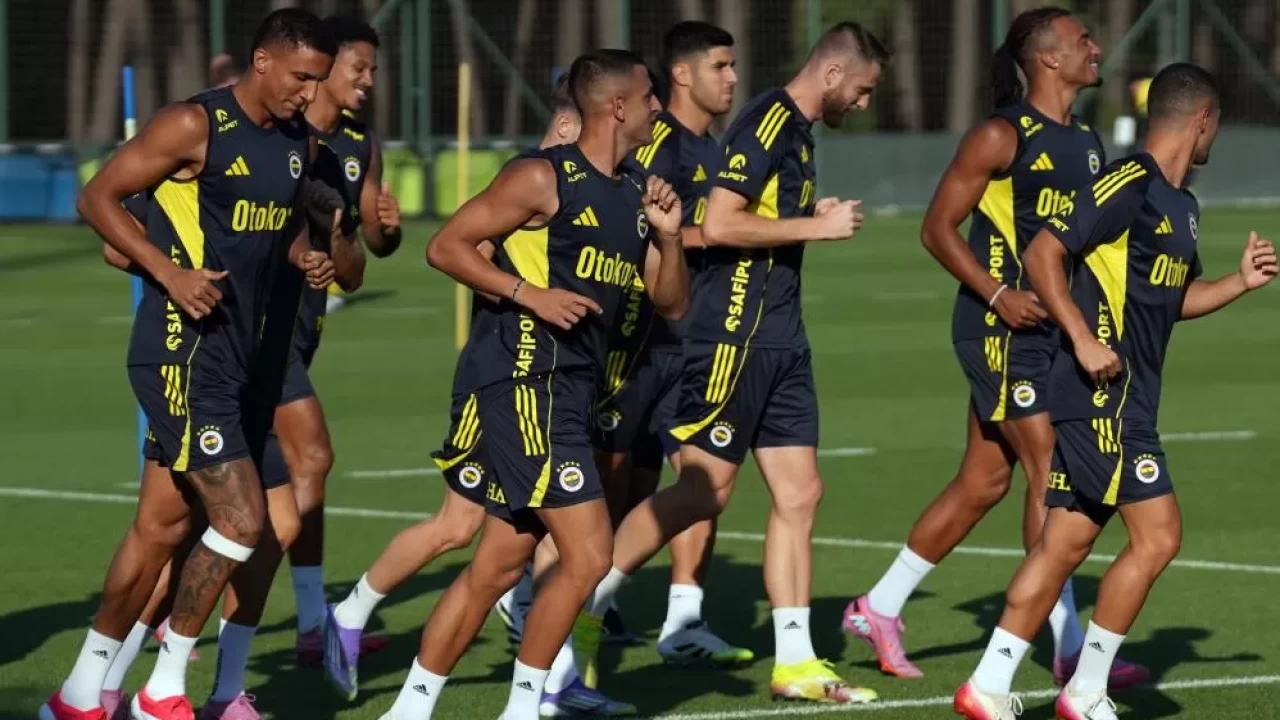 Fenerbahçe'nin yeni sezon hazırlık programı belli oldu! İşte rakipleri