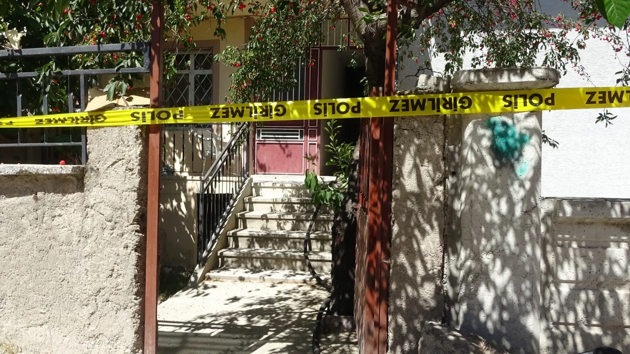 Ev yangınında acı son: 2 çocuk babası yaşamını yitirdi
