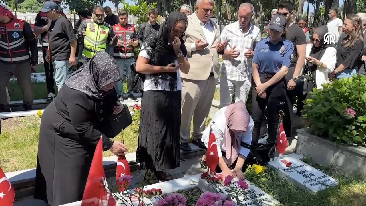 Hain saldırının üzerinden 10 yıl geçti: Şehit aileleri Edirnekapı’da buluştu