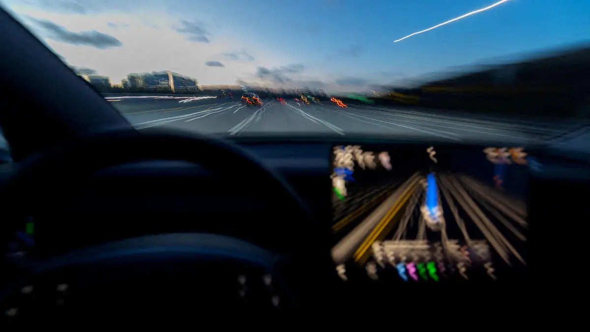 Otopilottaki Tesla, yaşlı kadını evinin içindeyken hayattan kopardı!