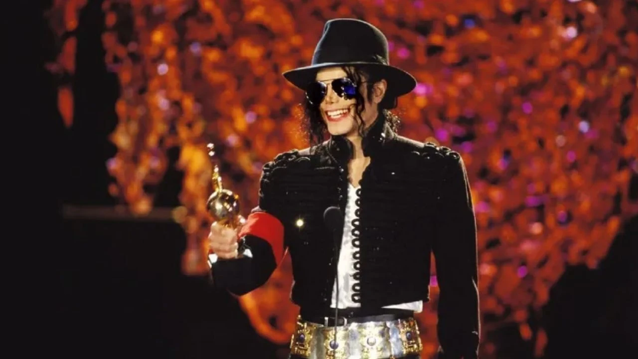 Popun Kralı yine zirvede! Michael Jackson'dan yeni rekor