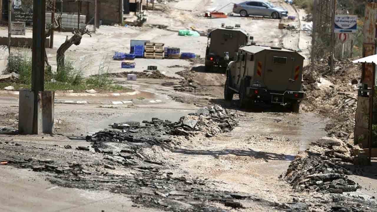 Katil İsrail'den cenin'de ev gaspı: 70 yıllık yuvalarından sokağa atıldılar