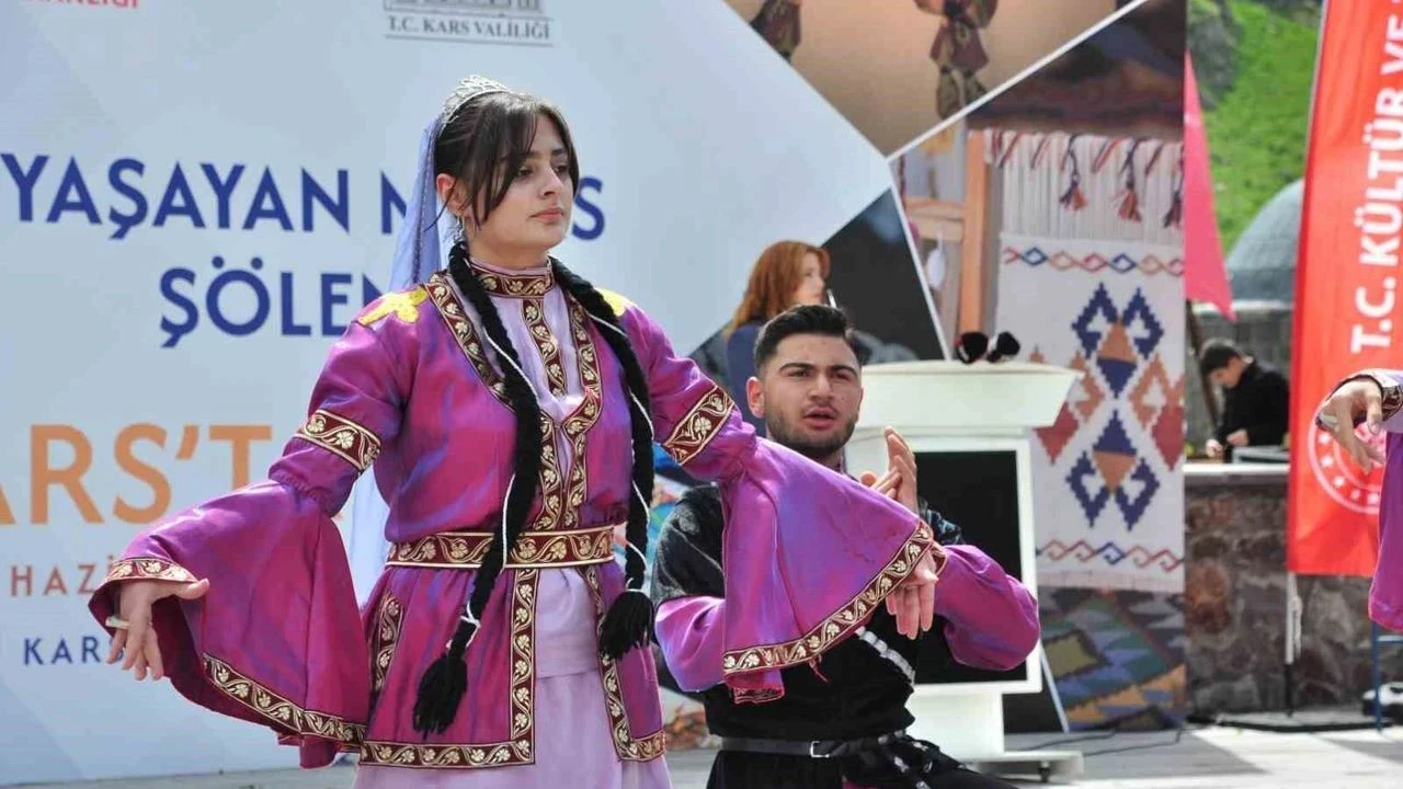 Kars’ta kültürel değerlerin buluşması: "Yaşayan Miras Şöleni" coşkuyla başladı