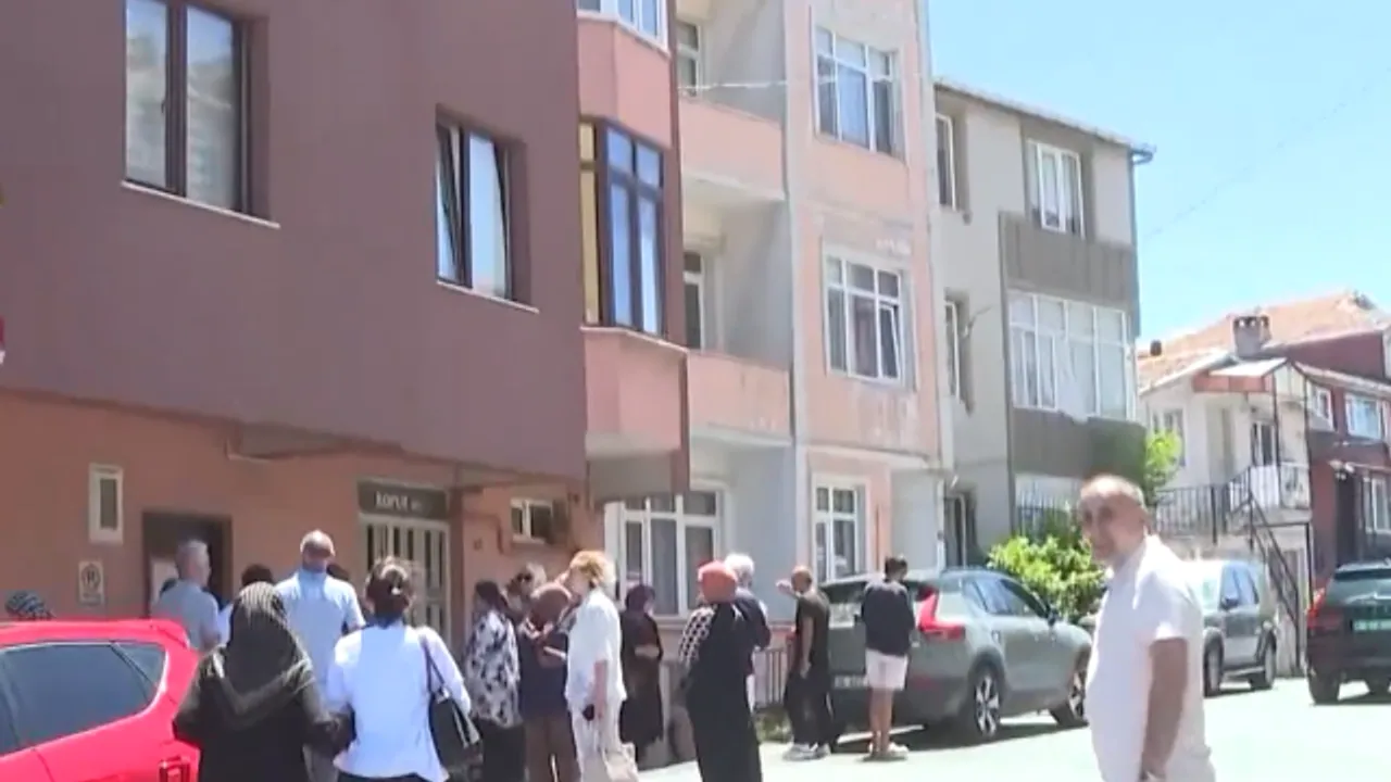Sarıyer'de: Mahalleli bir sabah evlerinin başkasına satıldığını öğrendi