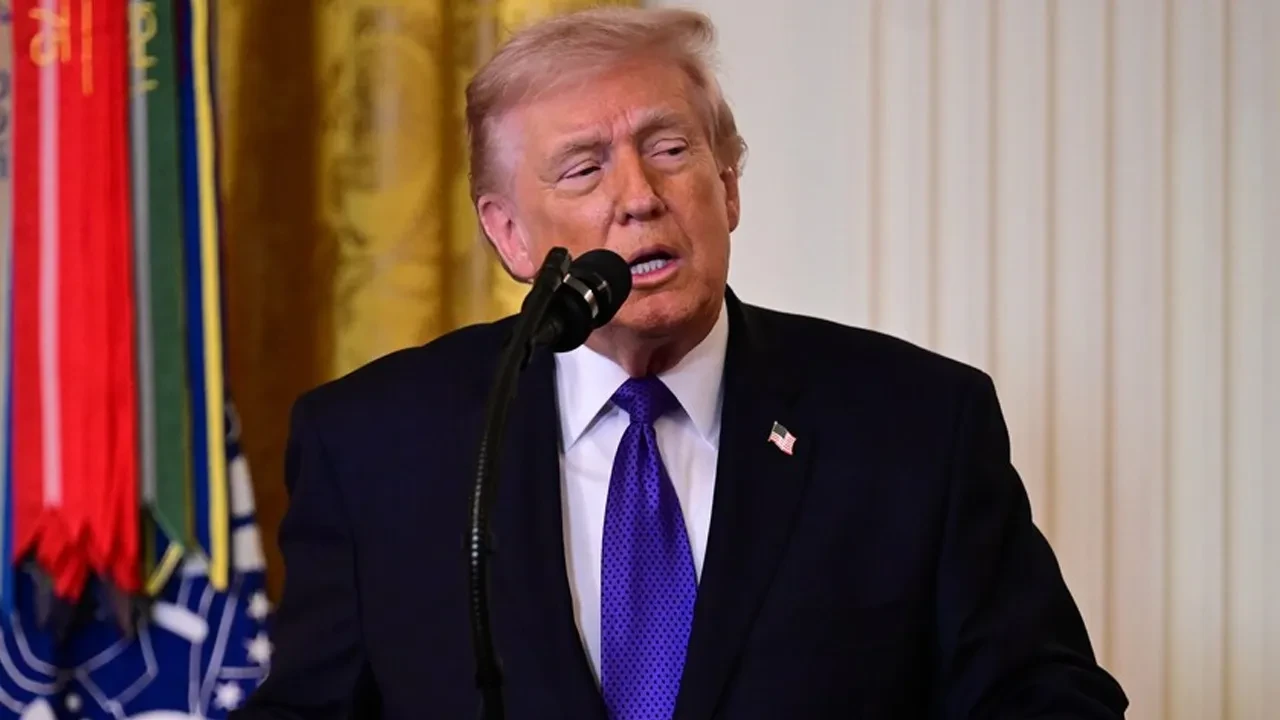 Trump kaybettiği başkanlık seçiminde oy çalındığı iddiasına inanmayan gazeteciye tepki gösterdi: Yozlaşmışsınız