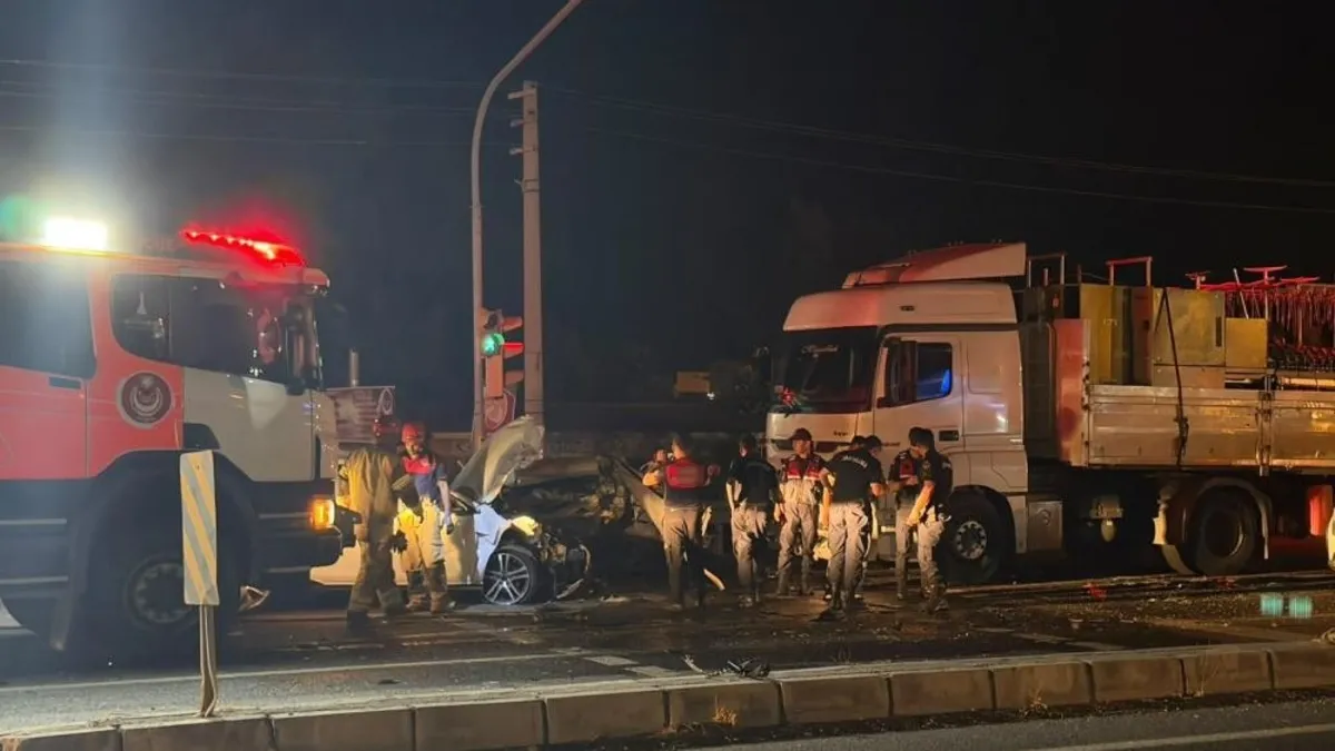 İzmir Aliağa'da zincirleme kaza: 1 kişi hayatını kaybetti 4 yaralı