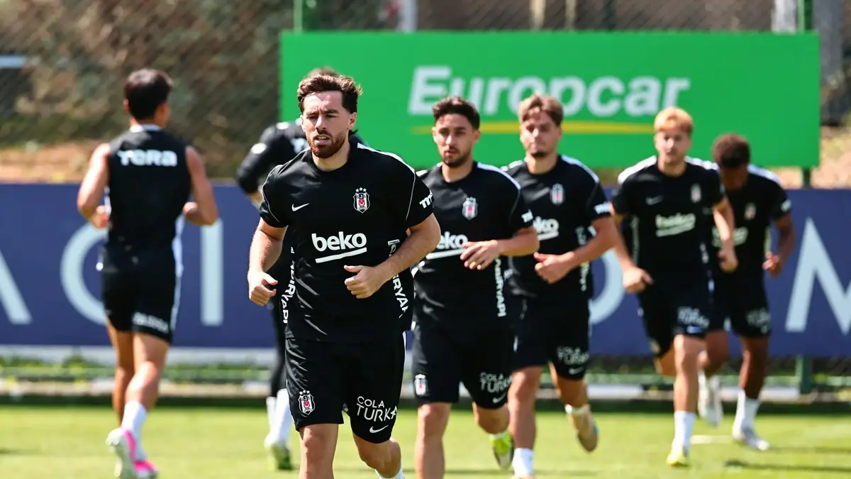 Beşiktaş'ta, Midtjylland mesaisi sürüyor