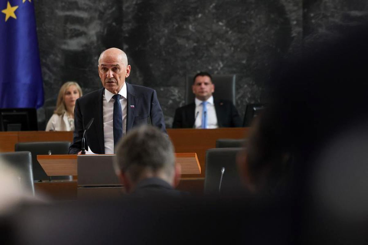 Çin Başbakanı Li, Slovenya'nın Yeni Başbakanı Jansa'ya Kutlama Mesajı Gönderdi