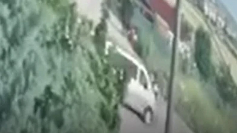 Hafif ticari araç skutere çarptı: 11 yaşındaki çocuk kurtarılamadı