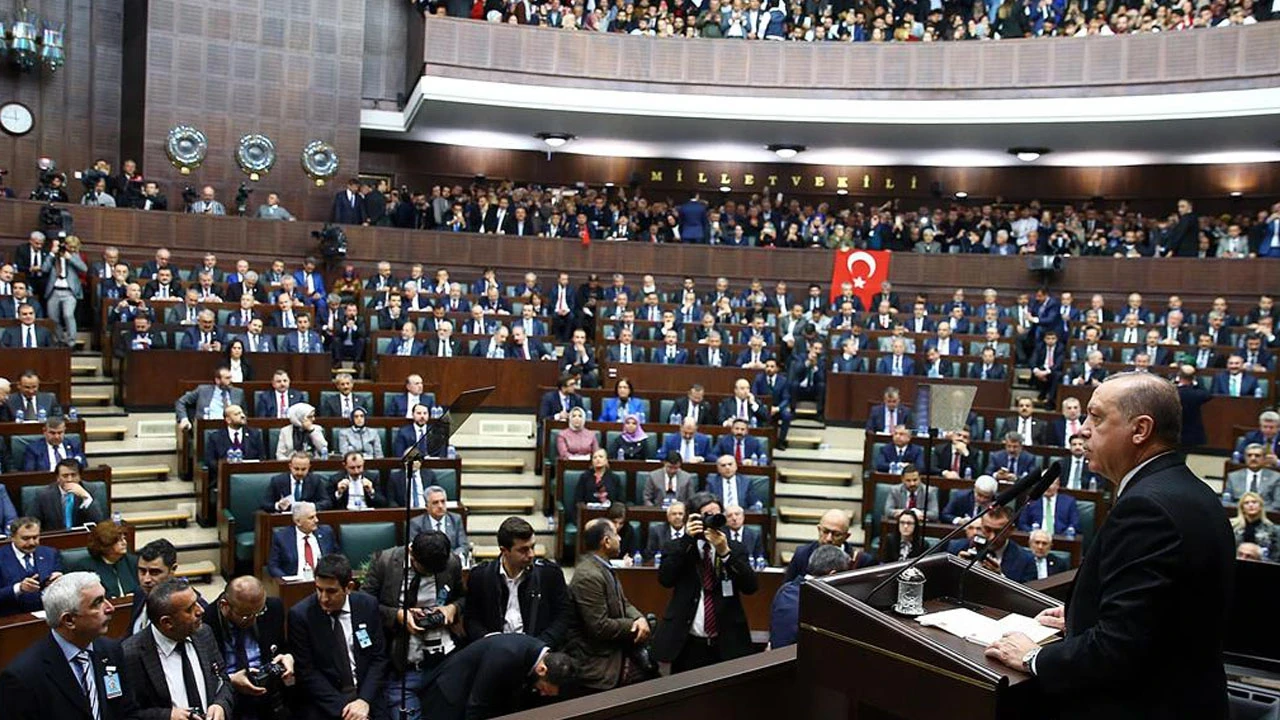 AK Parti'den flaş 'grup toplantısı' kararı!