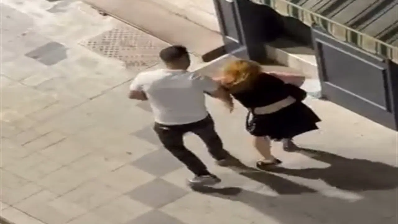 O anlar kamerada: Zorla götürülmeye çalışılan kadın 'beni öldürecek' diyerek yardım istedi
