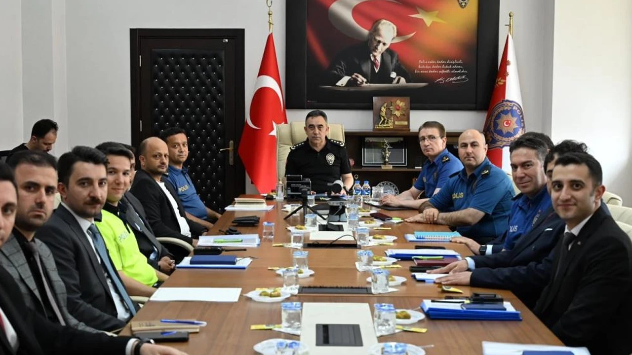Kars’ta kritik güvenlik zirvesi: Gündem YKS tedbirleri ve NATO hazırlıkları