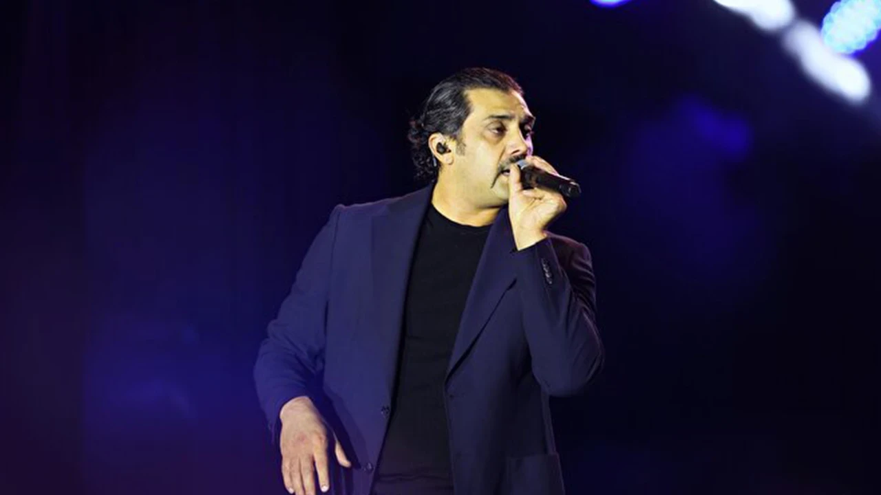 Trabzon Kültür Yolu Festivali'nde şarkıcı Bayhan sahne aldı