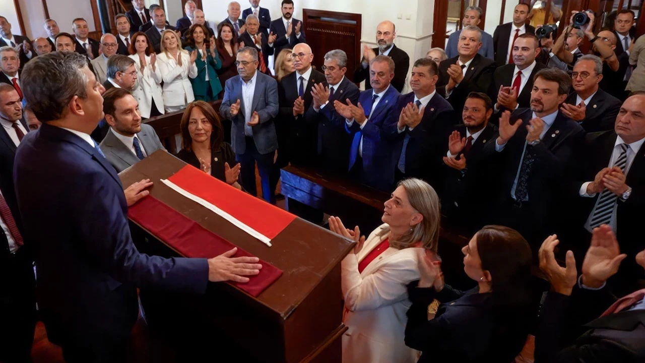 Yeni Parti'nin grup başkanveklleri, PM ve YDK üyeleri belli oldu