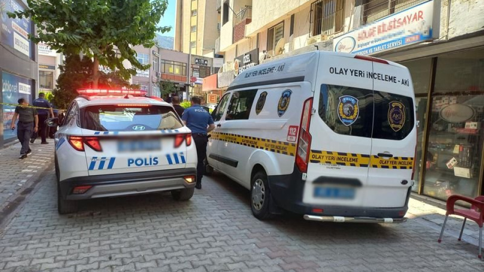 Manisa'da balkondan düşen genç kadın öldü