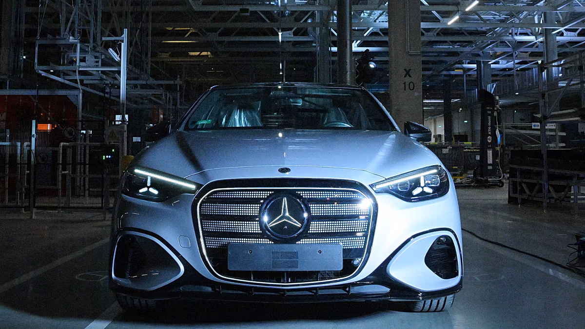 Mercedes-Benz satış tahminini düşürdü; Çin zayıflığına rağmen kâr arttı