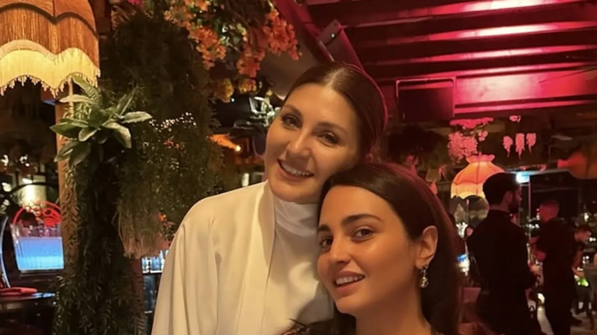 Yüzünü yine göstermedi! Minik yeğeniyle oyun oynarken anlarını paylaştı!