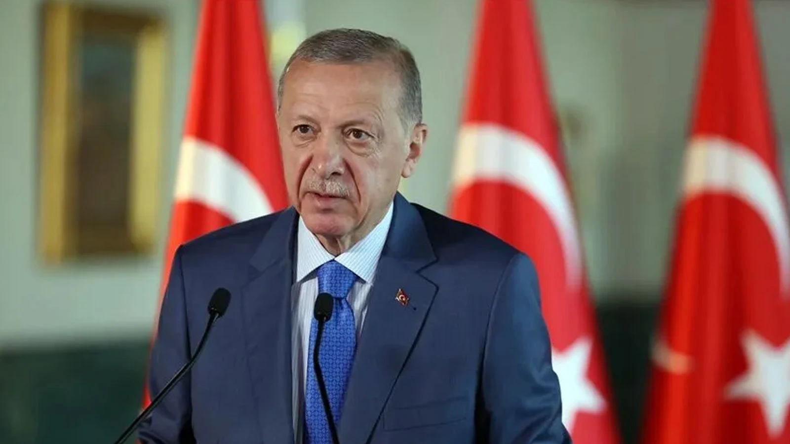 Cumhurbaşkanı ve AK Parti Genel Başkanı Erdoğan'dan partisinin İstanbul İl Başkanlığına ziyaret