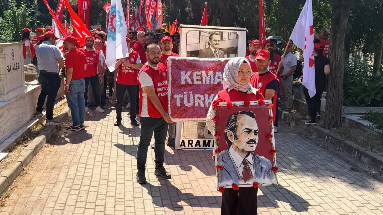 Kemal Türkler mezarı başında anıldı: 'Bugün yaşatılmak istenen düzen, o gün sıkılan kurşunun devamıdır'