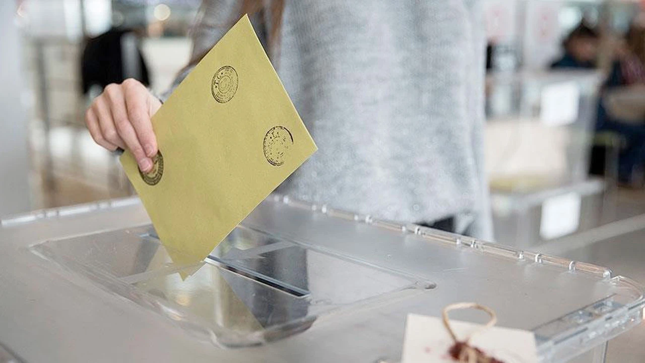 Son seçim anketinde dikkat çeken sonuçlar AK Parti ile CHP arasındaki fark