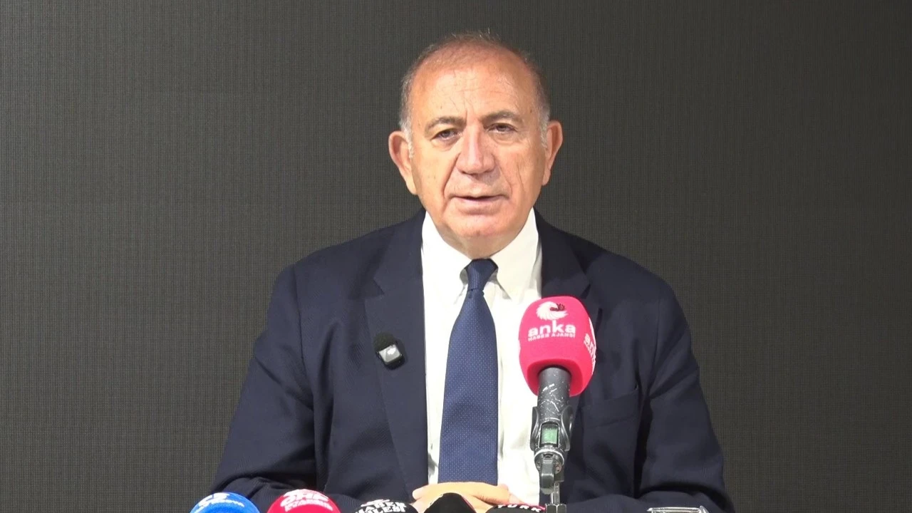 CHP İstanbul’da rozet töreni! Gürsel Tekin: 70 delegeye 70 daire iddiası araştırılmalı