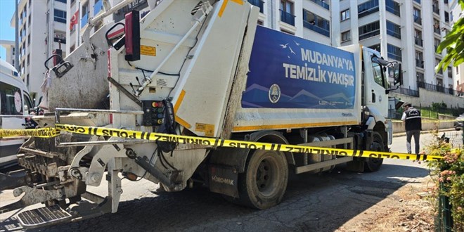 Bursa'da çöp kamyonunun çarptığı kişi hayatını kaybetti