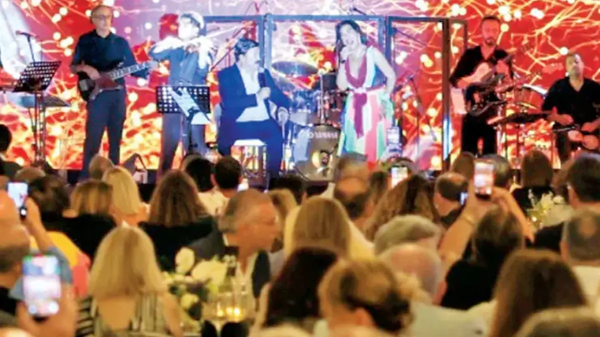Özel müşterilere özel konser