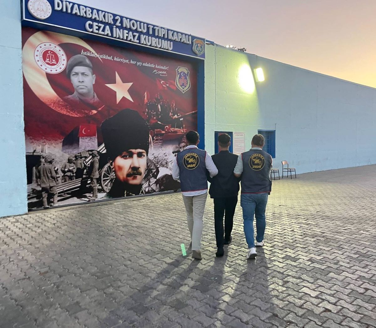 Diyarbakır’da çeşitli suçlardan aranan 137 zanlı yakalandı