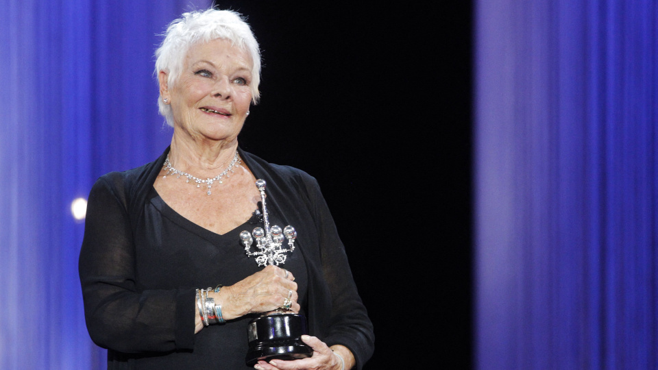 Judi Dench: Komşunun posta kutusuna ölü fare koydum