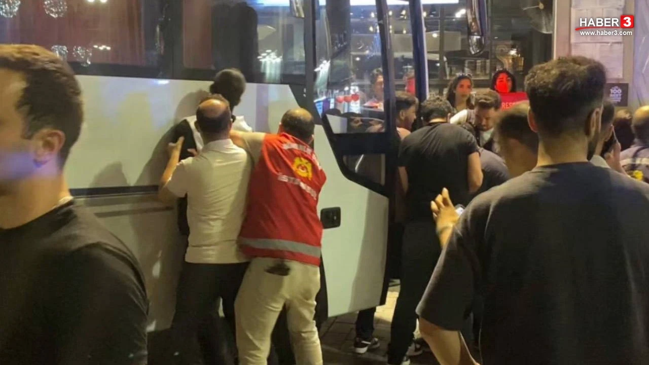 İstanbul'da NATO protestosuna polis müdahalesi: 12 kişi gözaltına alındı