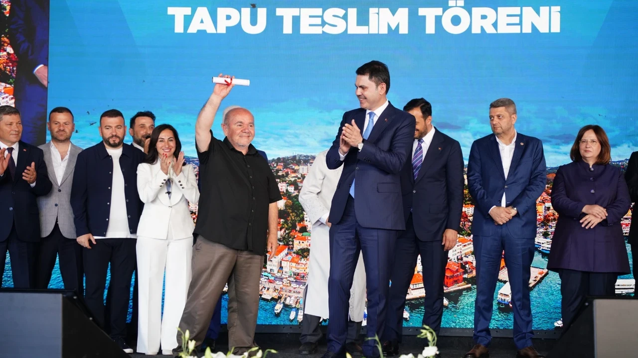 Bakan Kurum: Beykoz'da 1071 hak sahibine tapuları teslim edildi