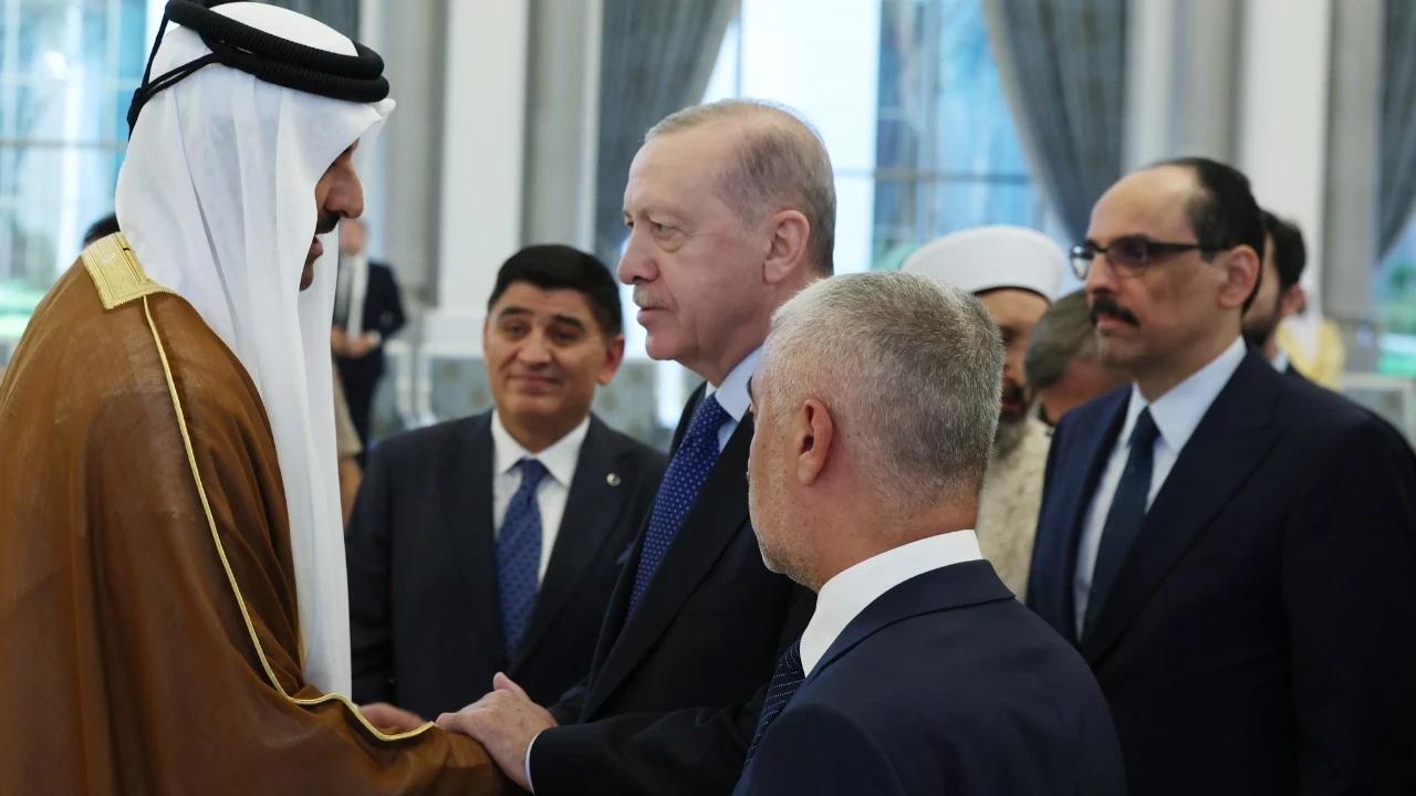 Cumhurbaşkanı Erdoğan Katar'da! Taziye ziyaretinde bulundu