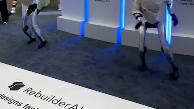 Teknoloji fuarında ‘robotlar çıldırdı: RebuilderAI standında kısa süreli panik yaşandı