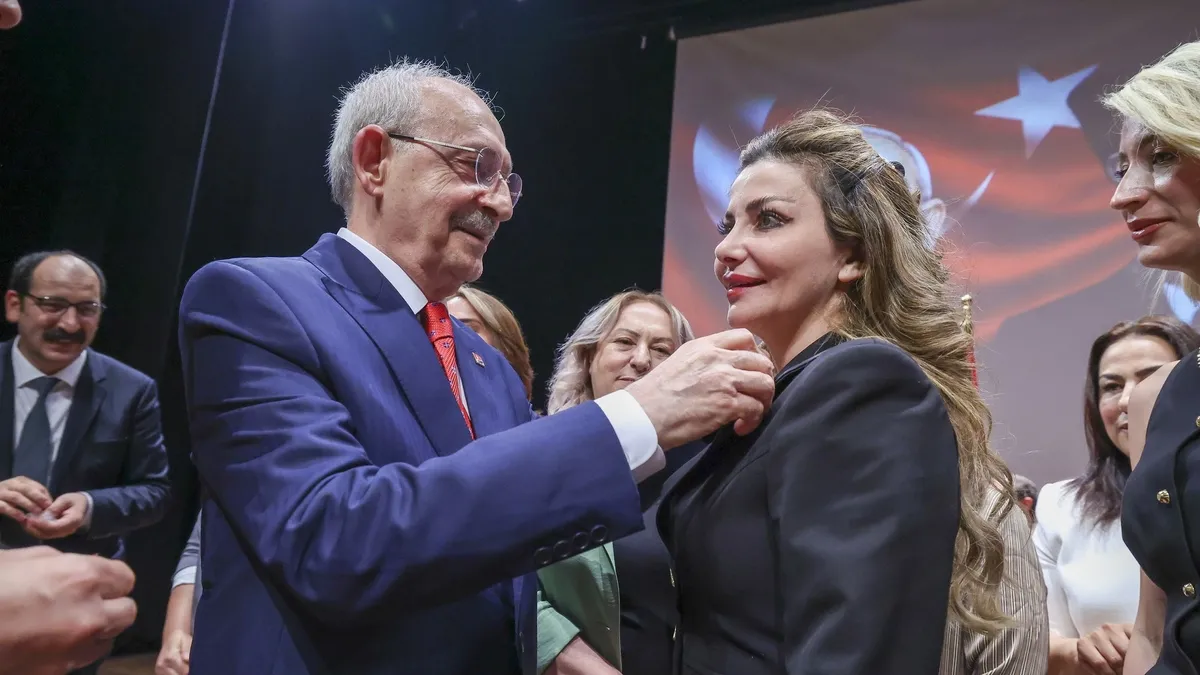 CHP ve Yeni Parti arasındaki figüran tartışmasının perde arkası! Parti seçmeni kime oy verecek?