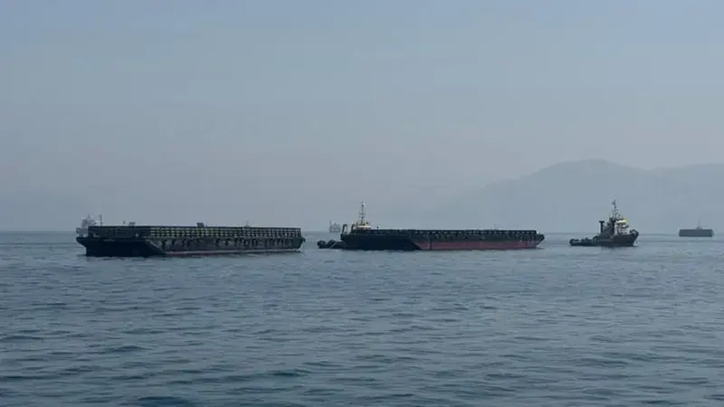İran, Hürmüz Boğazı'nı kapattığını duyurdu