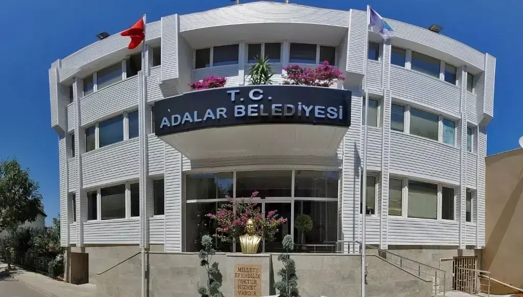 Adalar Belediyesi'ne operasyon! Rüşvet karşılığı ruhsat iddiası: Gözaltına alınan 35 şüpheli tutuklandı