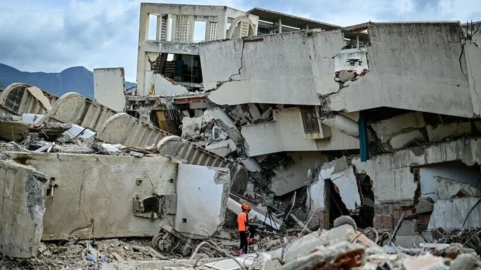 Venezuela'daki ikiz depremlerde bilanço ağırlaşıyor: Can kaybı 5 bin 119'a yükseldi