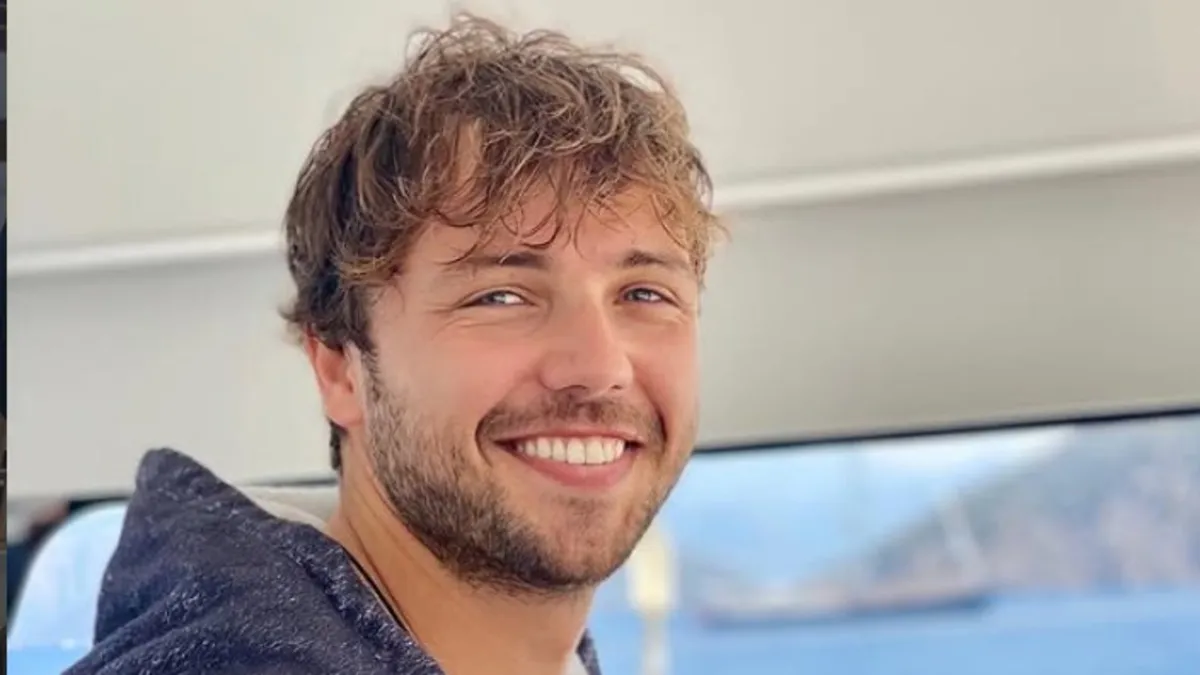 'Fenerbahçe'ye benziyorlar' Tolga Sarıtaş'ın baba-oğul pozuna güldüren yorum