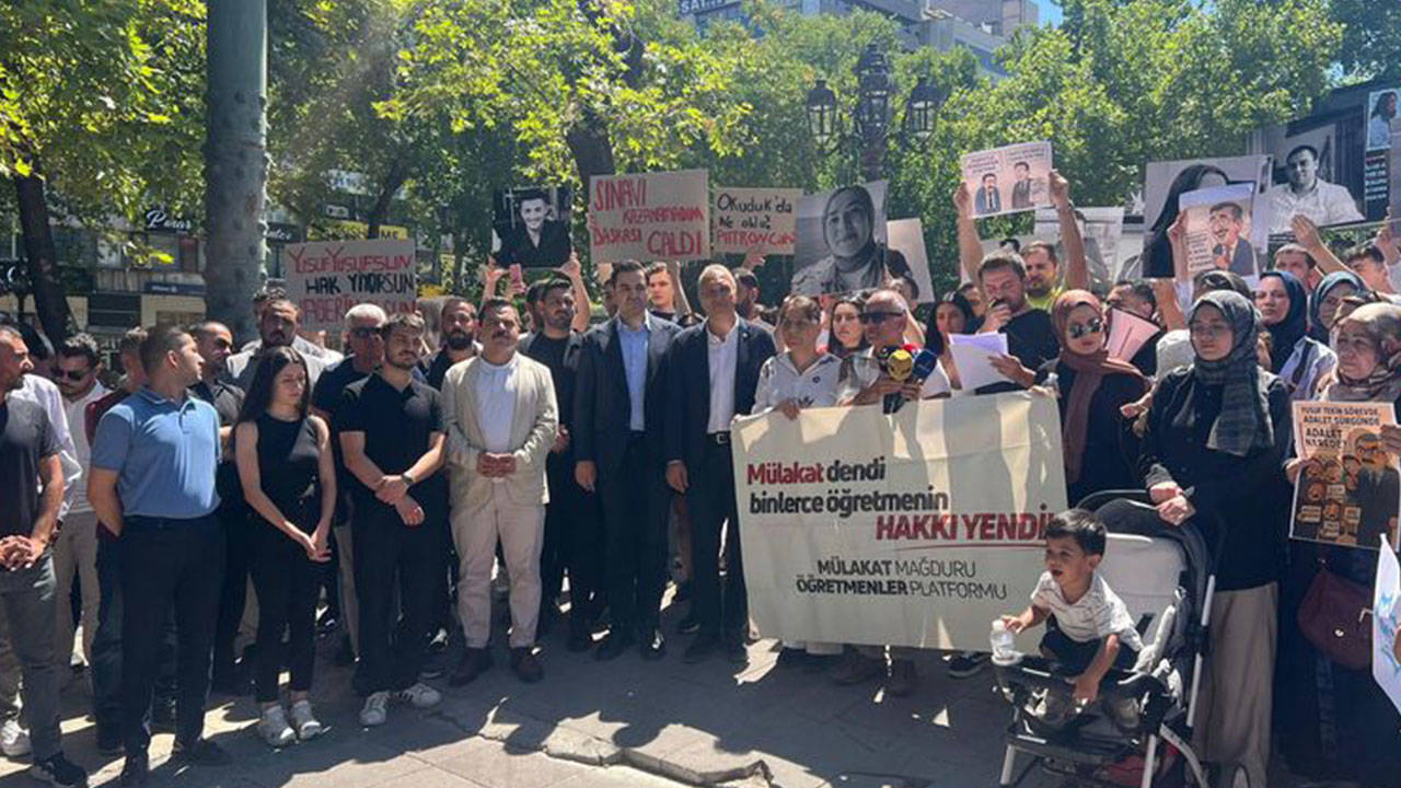 Öğretmenler sömürüye karşı Bakanlık önünde