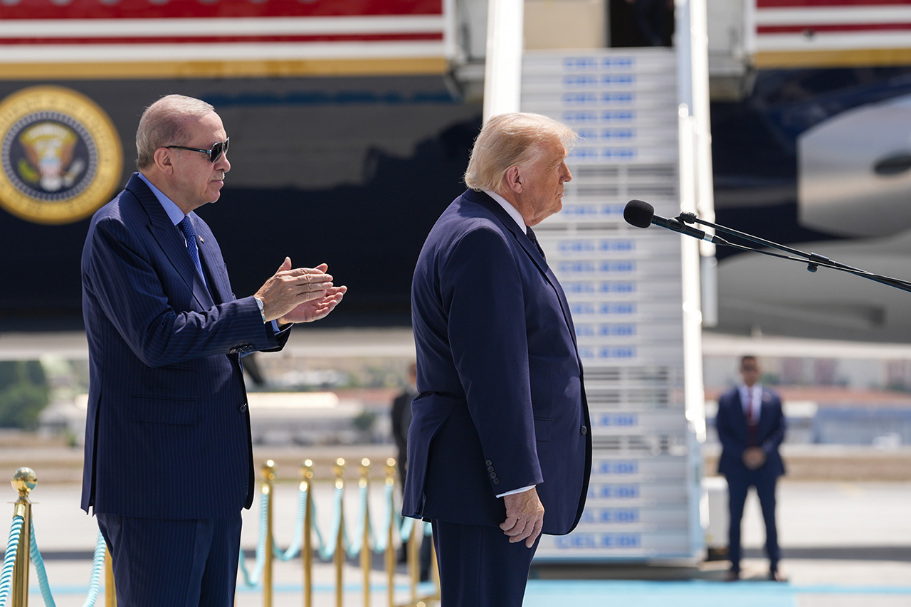 ABD Başkanı Trump kendisini karşılayan Türk askerine: "Merhaba asker"