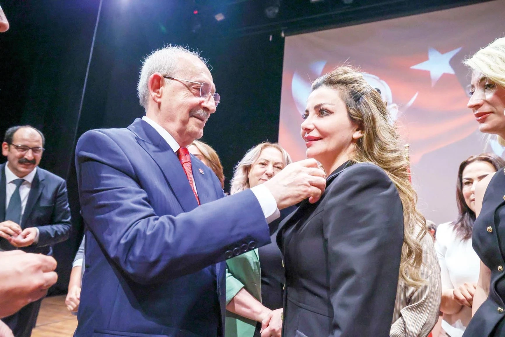 Kılıçdaroğlu rozet taktı: Çok şükür büyük ölçüde arındık